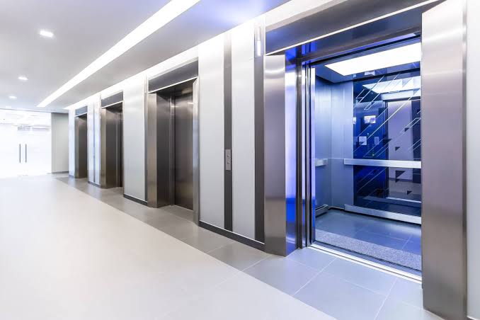 How to Choose the Right Elevator Service Contract in Miami